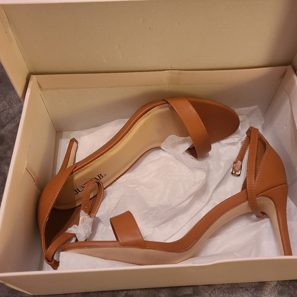 Sun-kissed tan leather 3 inch heels